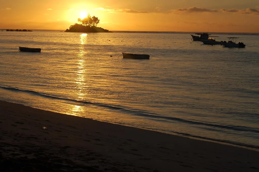 Pieds Dans L'Eau Aparthotel Anse Royale