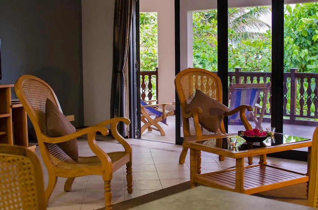 Pieds Dans L'Eau Aparthotel Anse Royale