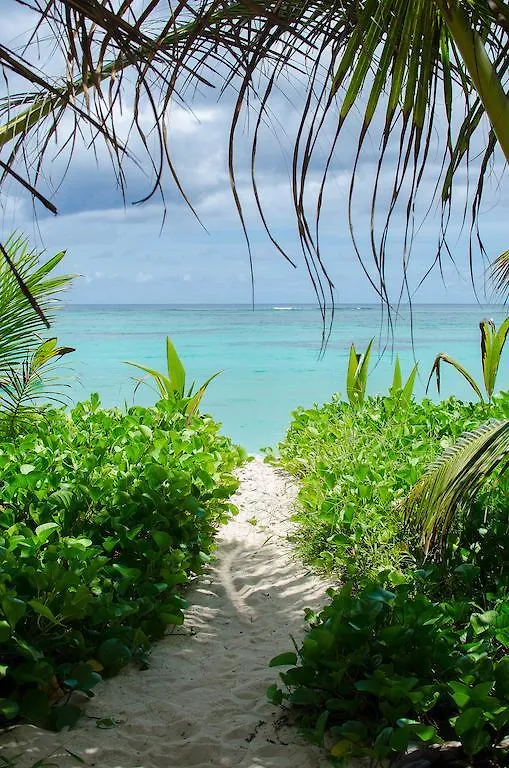 Pieds Dans L'Eau Aparthotel Anse Royale