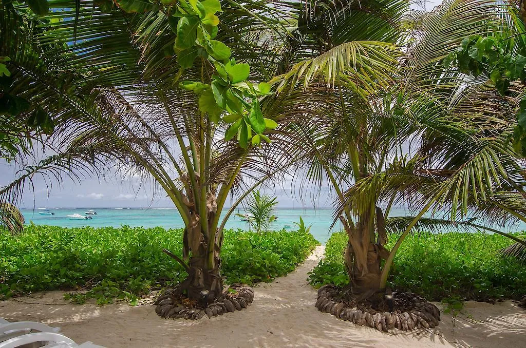 ***  Pieds Dans L'Eau Aparthotel Anse Royale Seychellen