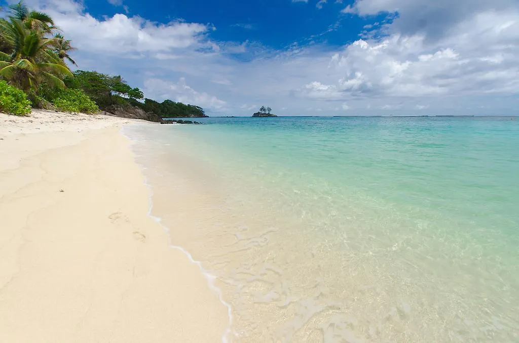 Pieds Dans L'Eau Aparthotel Anse Royale