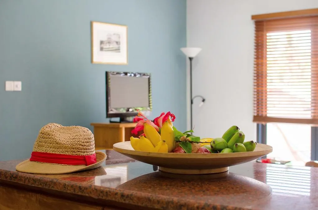 Aparthotel Pieds Dans L'Eau Anse Royale 3*,