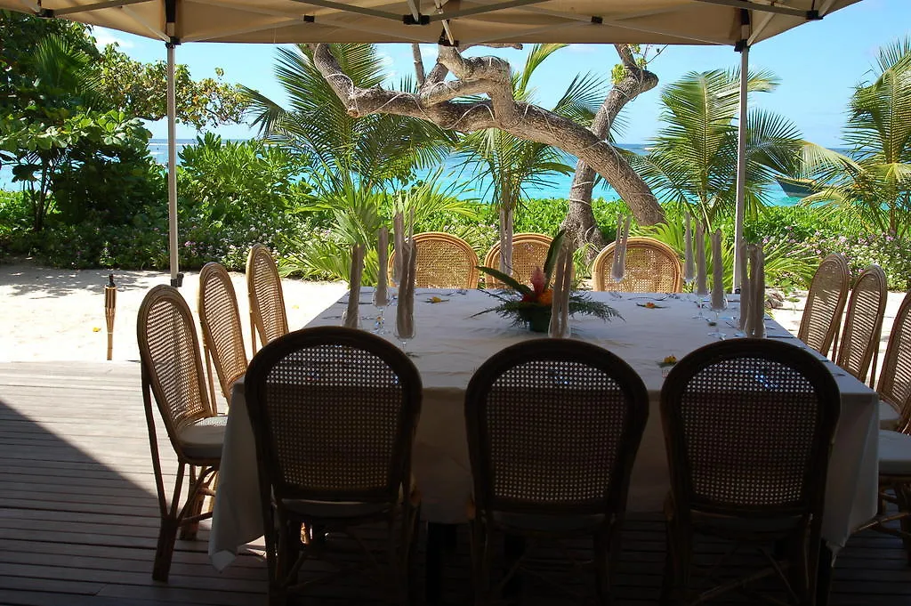 Pieds Dans L'Eau Aparthotel Anse Royale