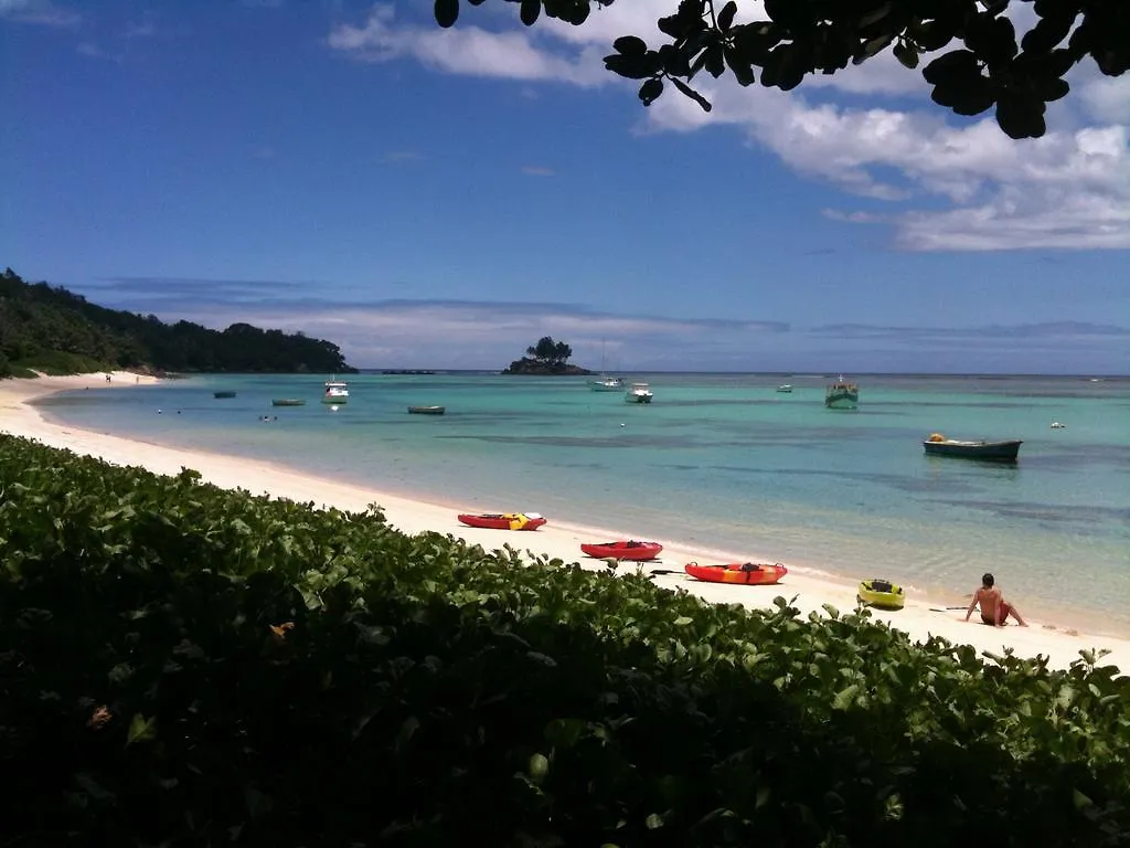 Pieds Dans L'Eau Aparthotel Anse Royale