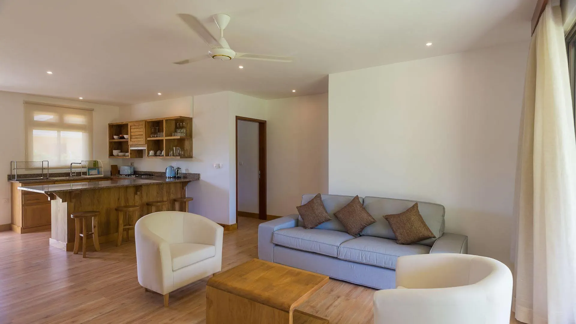 Aparthotel Pieds Dans L'Eau Anse Royale