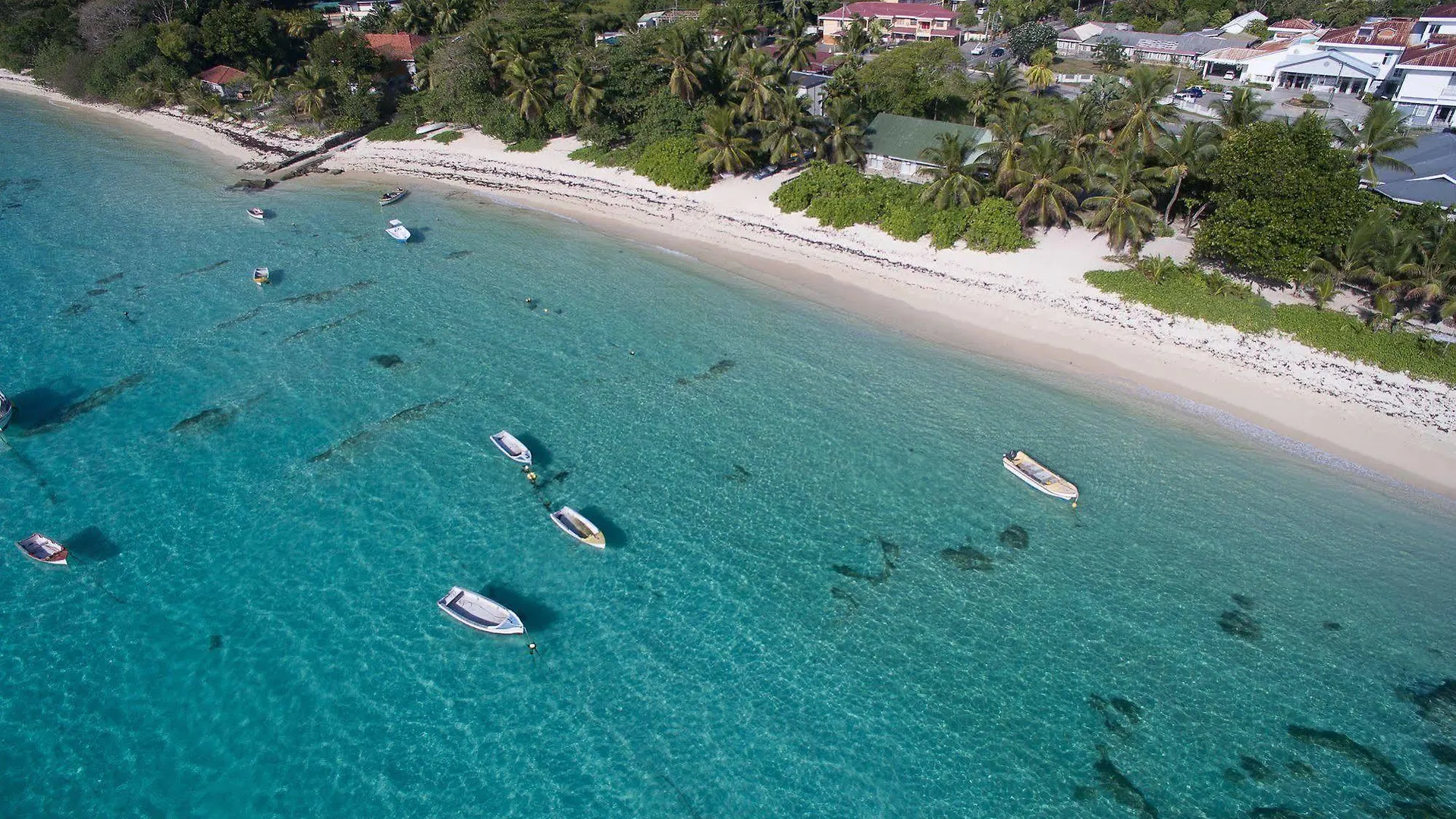 ***  Pieds Dans L'Eau Aparthotel Anse Royale Seychellen