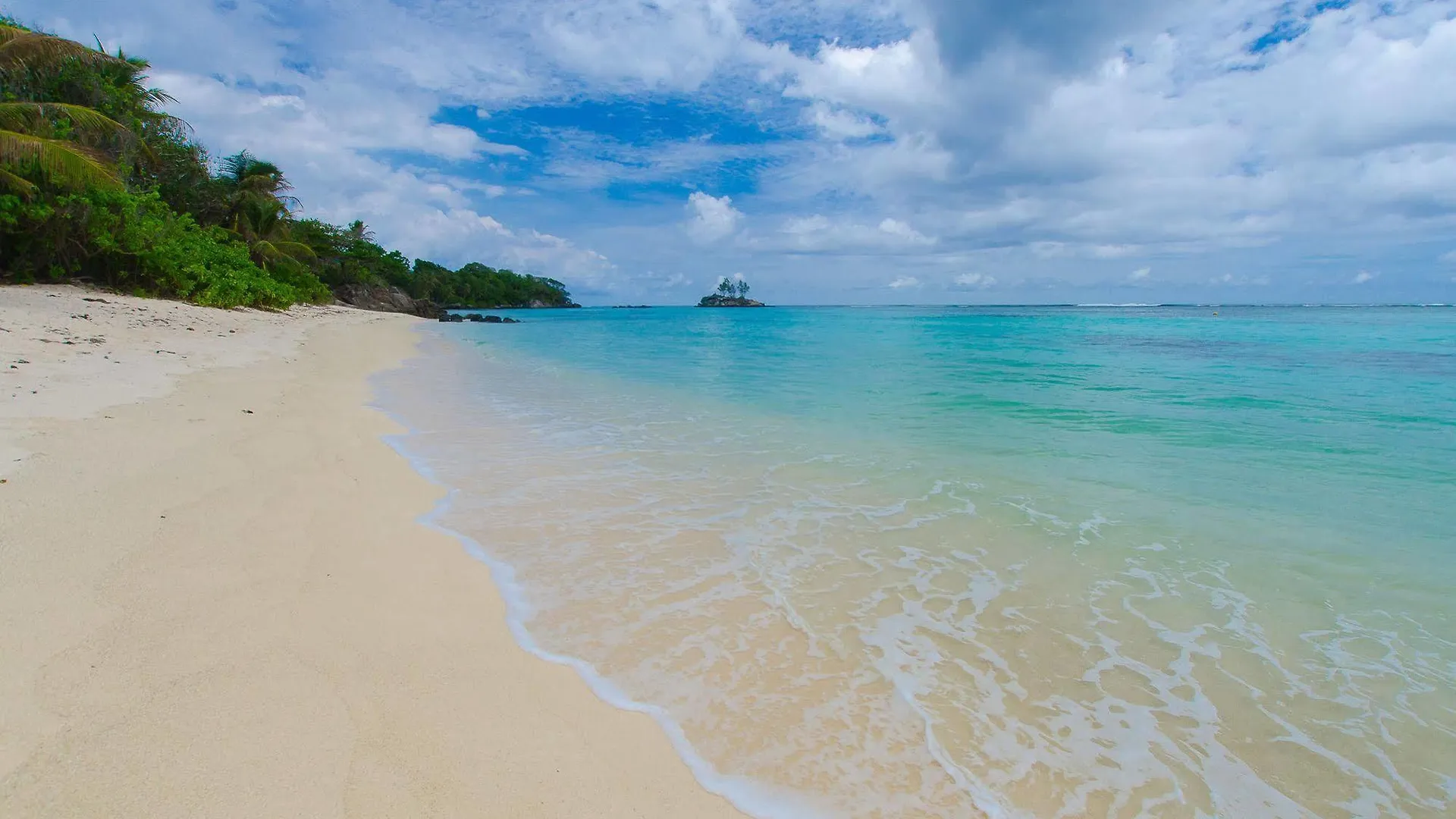 Pieds Dans L'Eau Aparthotel Anse Royale